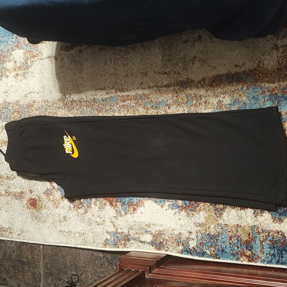 Nike Small Black Sweatpants - Picture 2 of 7